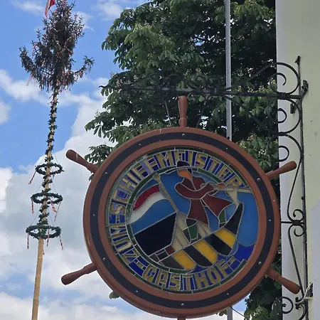 Zum Schiffmeister Wesenufer