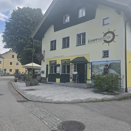 Zum Schiffmeister Wesenufer