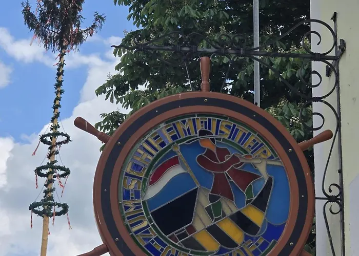 Zum Schiffmeister Wesenufer